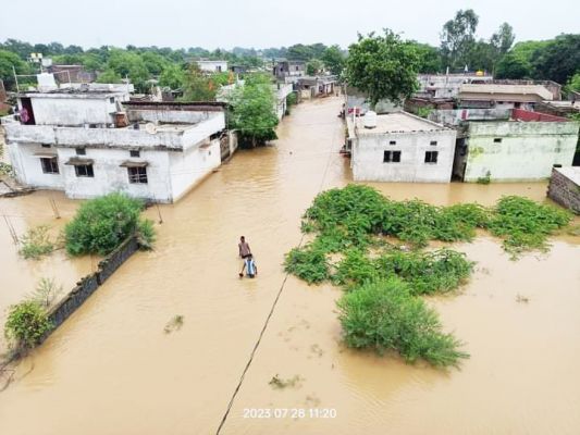 भाटागांव सेजबहार का पूरा इलाका जलमग्न