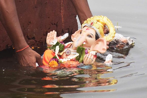अगले बरस तू जल्दी आ