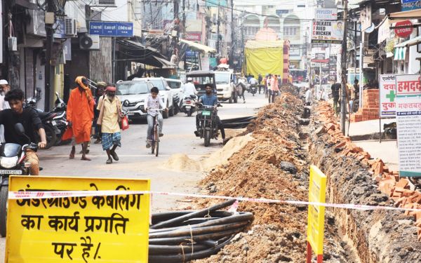 अंडर ग्राउण्ड केबलिंग...