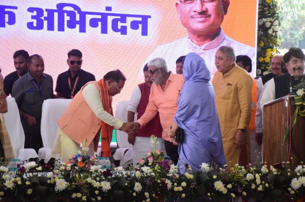 सीएम का गृह प्रवेश