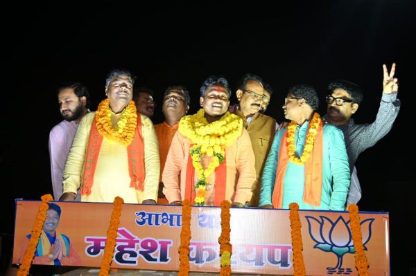 बस्तर लोकसभा से सांसद निर्वाचित हुए महेश कश्यप। जगदलपुर शहर में निकली आभार यात्रा।