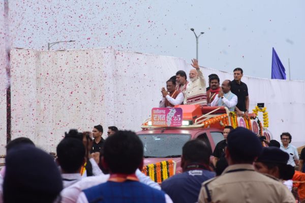 राज्योत्सव स्थल पर पीएम मोदी का प्रवेश तस्वीरों में